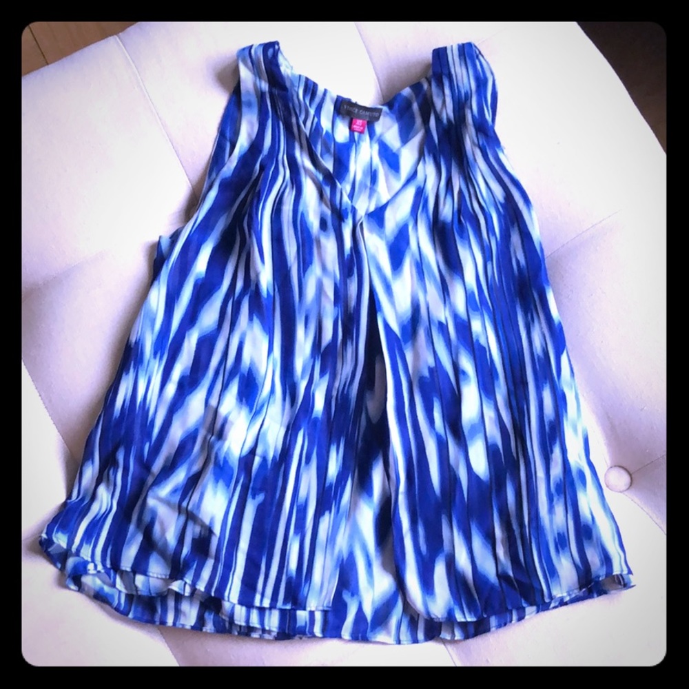 Vince Camuto front pleat v-neck sleeveless top